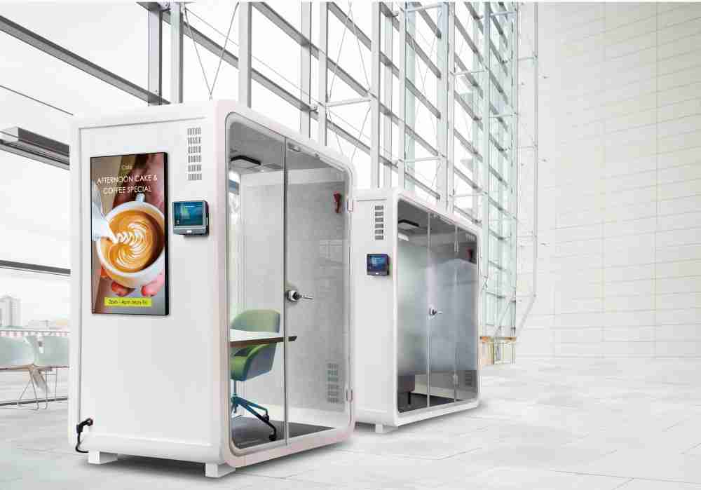 z6mg·人生就是博子公司达擎之智慧行动办公舱，，，采用PDLC智能调光玻璃设计，，透过通电与断电的电流切换，，呈现透明与雾面效果，，具节能降耗特性并兼顾隐私，，，确保信息安全