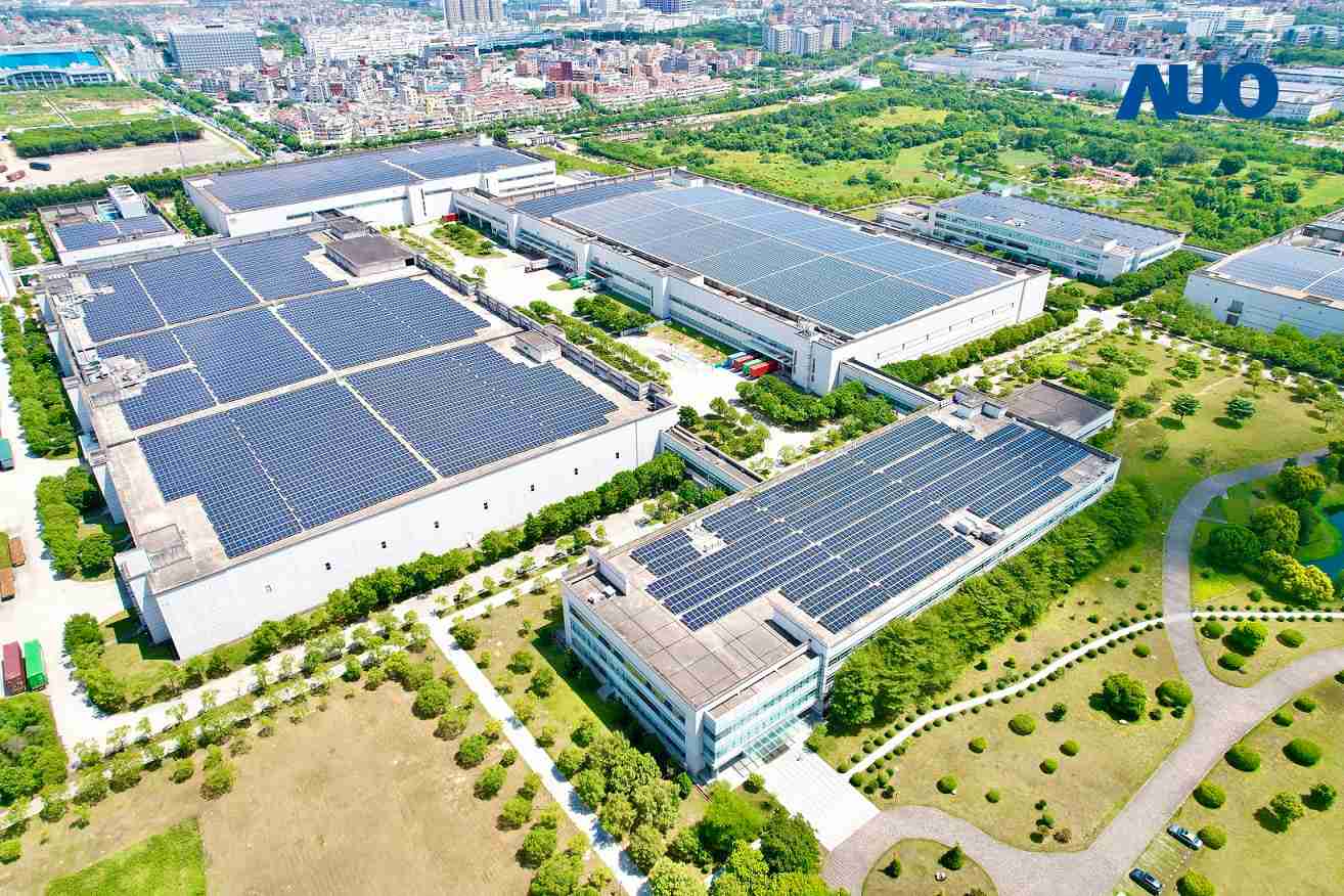 z6mg·人生就是博厦门推动智能制造同时，，，，透过绿电创能纵深推进绿色转型，，，厂区全屋顶铺设太阳能光伏板，，，，每年太阳能发电 2,600多万度